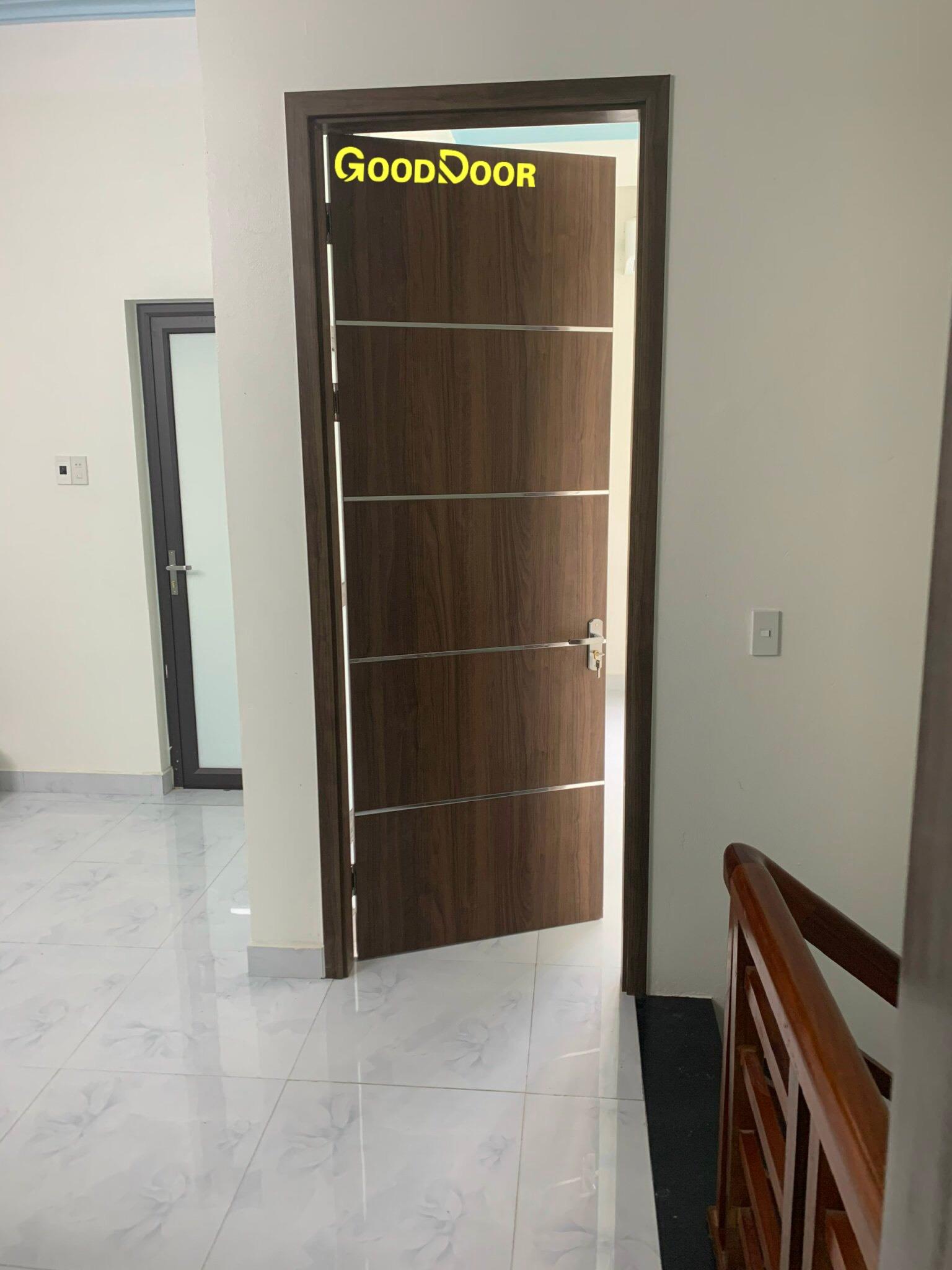 CỬA GỖ NHỰA TRANG TRÍ CHỈ NHÔM